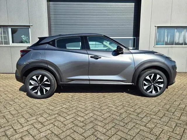 Neu Nissan Juke Acenta 114 PS (83 kW) 2026 Dark grey dark grey SUV