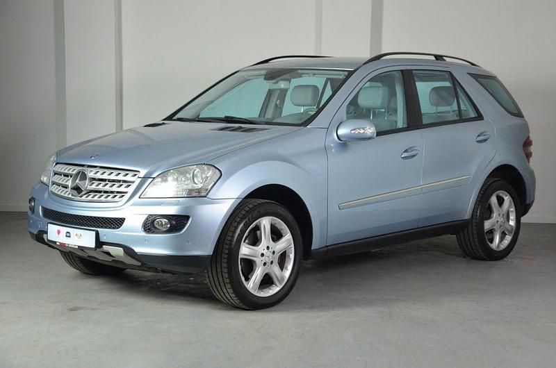 Blau Gebraucht 2006 Mercedes ML320 SUV | 7.900 € (Teuer) - Bild 1/4