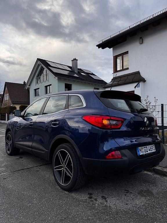 Gebraucht Renault Kadjar LIMITED 131 PS (96 kW) 2017 Blau SUV