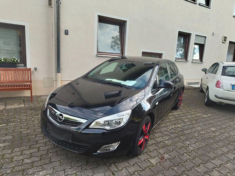 Schwarz Gebraucht 2011 Opel Astra Design Edition Limousine | 2.500 € (Superpreis) - Bild 1/4