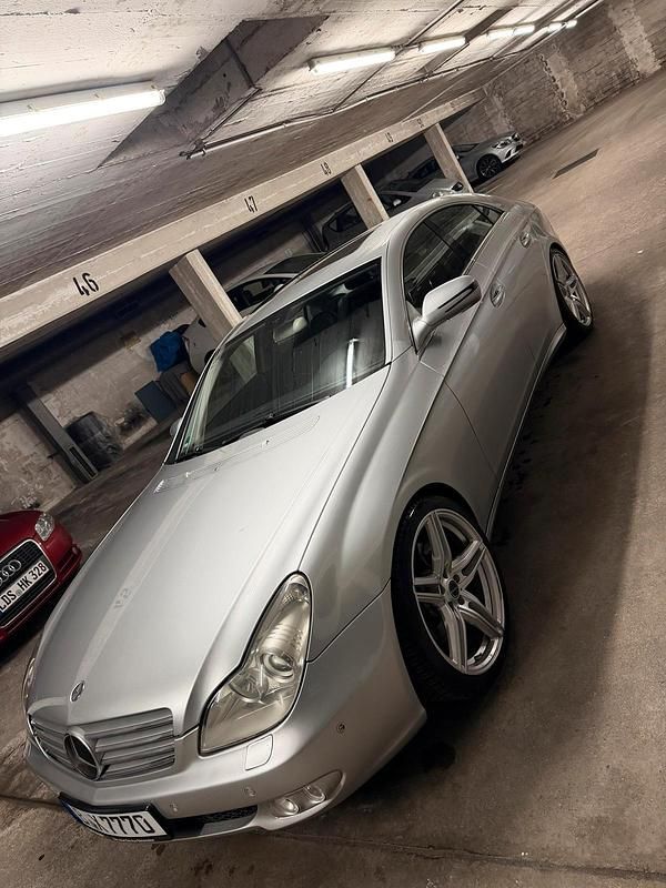 Silber Gebraucht 2005 Mercedes CLS350 Limousine | 5.500 € (Fairer Preis) - Bild 1/4