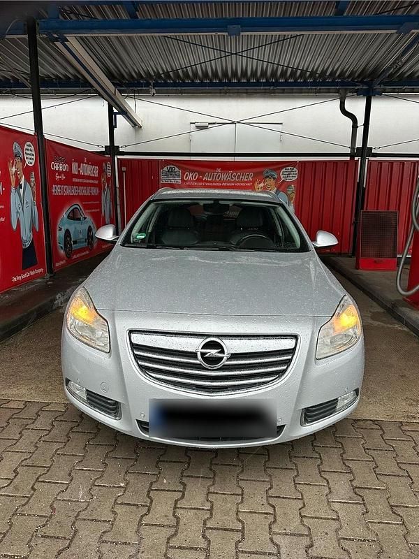 Gebraucht Opel Insignia 160 PS (117 kW) 2011 Silber Kombi