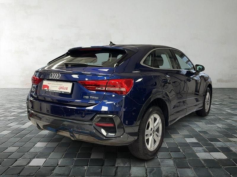 Gebraucht Audi Q3 Sportback Basis 150 PS (110 kW) 2023 Navarrablau metallic SUV
