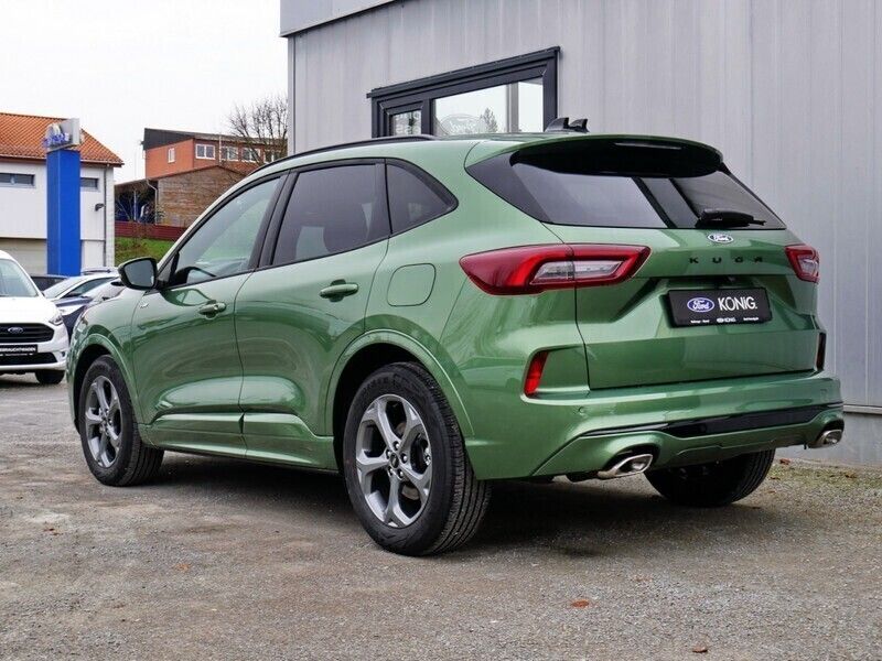 Gebraucht Ford Kuga ST-Line 151 PS (111 kW) 2024 Grün SUV
