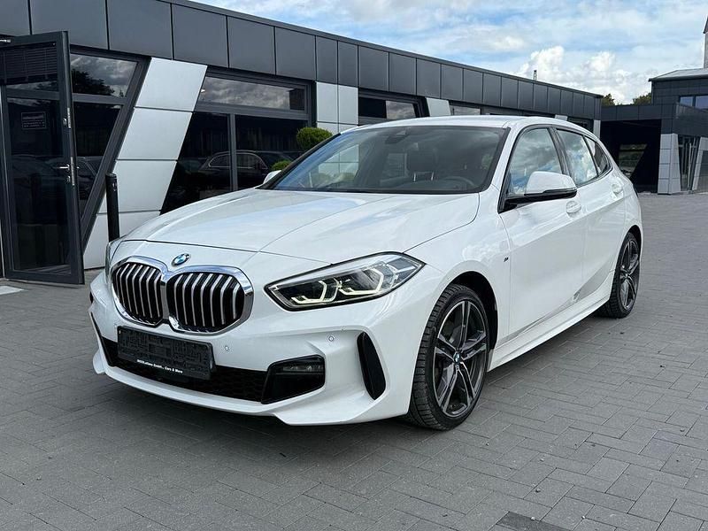 Weiß Gebraucht 2021 BMW 118 M Sport Kleinwagen | 22.990 € (Fairer Preis) - Bild 1/4