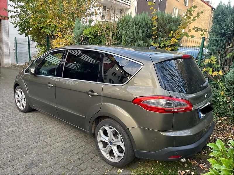 Gebraucht Ford S-MAX S 163 PS (119 kW) 2012 Braun Van / Kleinbus