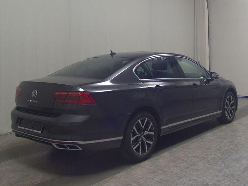 Gebraucht VW Passat Elegance 150 PS (110 kW) 2020 Grau Limousine