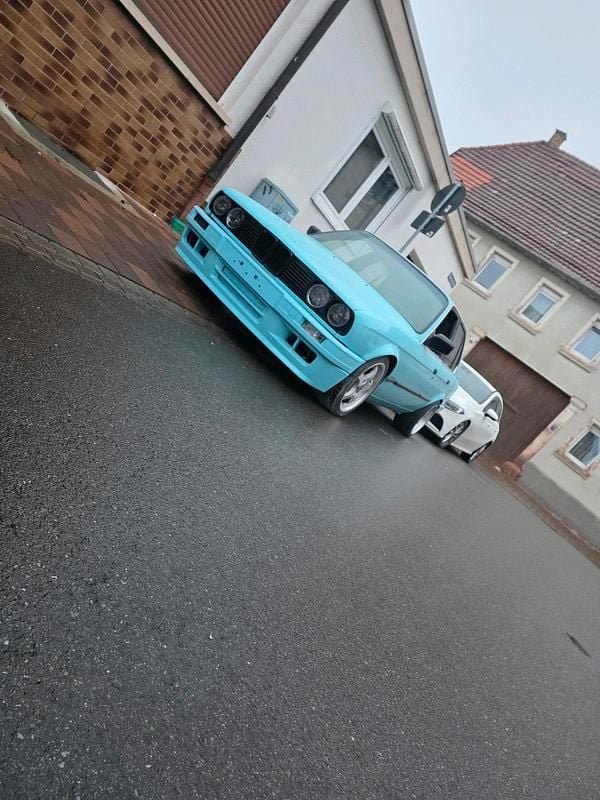 Gebraucht BMW 335 211 PS (155 kW) 1990 Blau Limousine