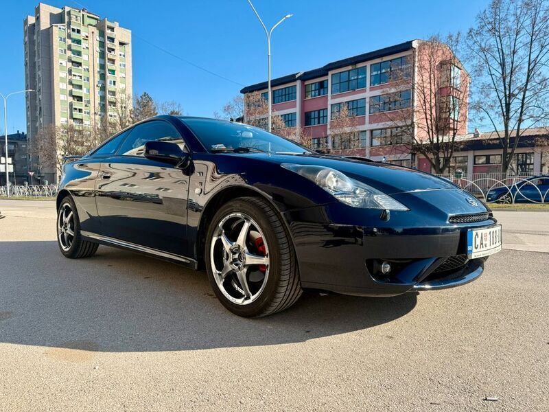 Grau Gebraucht 2004 Toyota Celica | 12.500 € - Bild 1/4