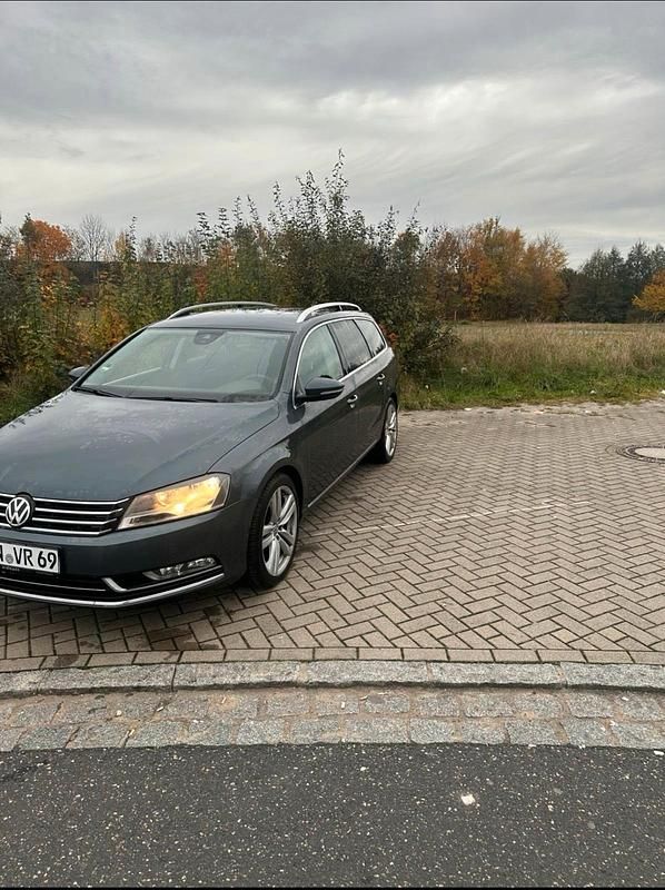 Grau Gebraucht 2011 VW Passat Kombi | 5.500 € (Superpreis) - Bild 1/4