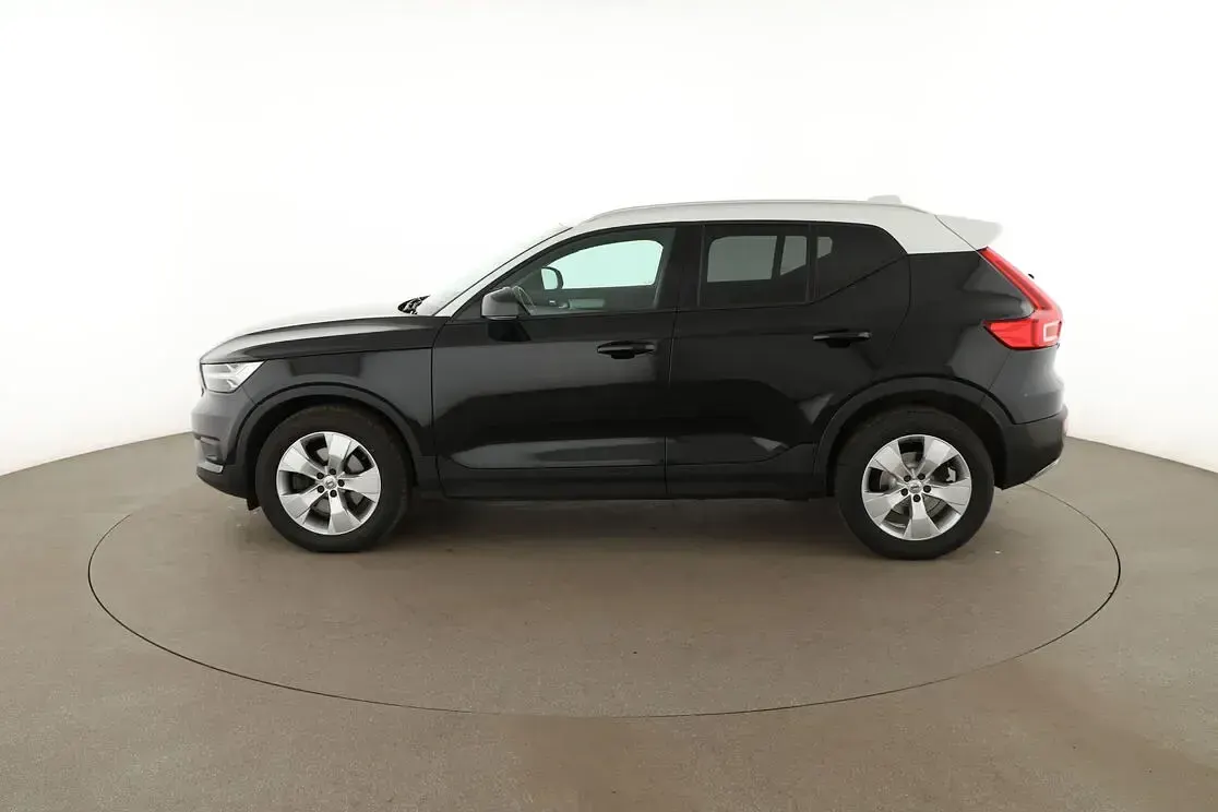 Gebraucht Volvo XC40 Momentum 190 PS (139 kW) 2019 Schwarz SUV