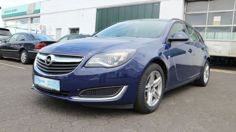 Royal blau (s2) Gebraucht 2015 Opel Insignia Selection Kombi | 4.990 € (Guter Preis) - Bild 1/4