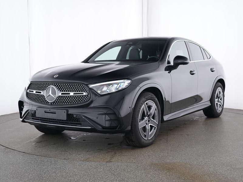 Schwarz black Gebraucht 2024 Mercedes GLC300 AMG Coupé | 62.880 € (Guter Preis) - Bild 1/4