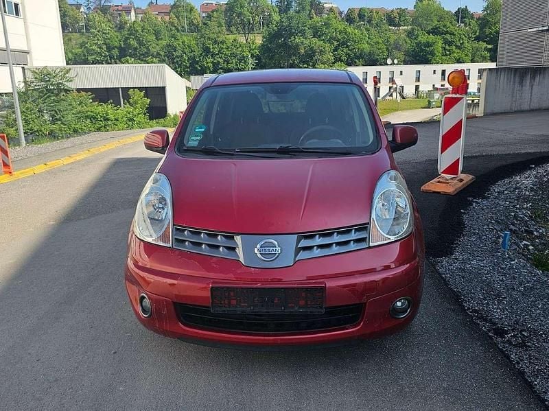 Emotion red Gebraucht 2008 Nissan Note Acenta Van / Kleinbus | 1.899 € (Guter Preis) - Bild 1/4