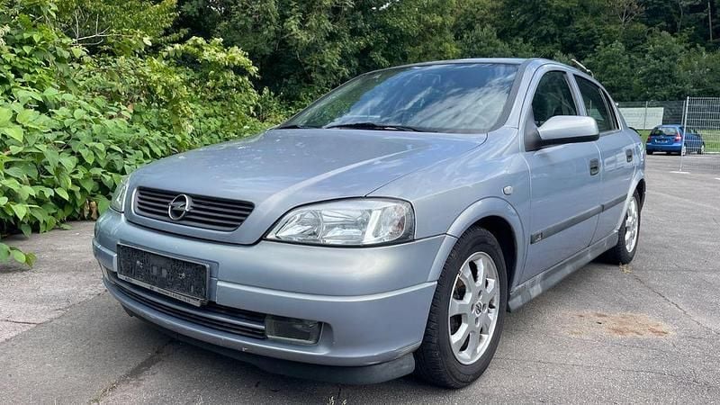 Silber Gebraucht 2001 Opel Astra Elegance Limousine | 1.350 € (Fairer Preis) - Bild 1/4