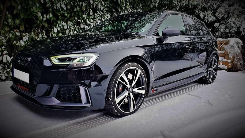 Second-hand Audi RS3 Design 400 CP (294 kW) 2019 Negru Berlinǎ