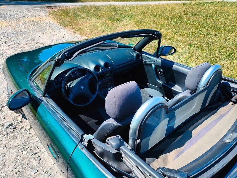 Second-hand Mazda MX5 110 CP (80 kW) 2000 Verde Cabrio