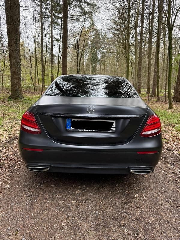 Second-hand Mercedes E200 AMG 150 CP (110 kW) 2017 Negru Berlinǎ