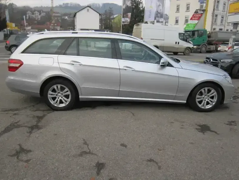 Gebraucht Mercedes E200 184 PS (135 kW) 2011 Silber metallic Kombi