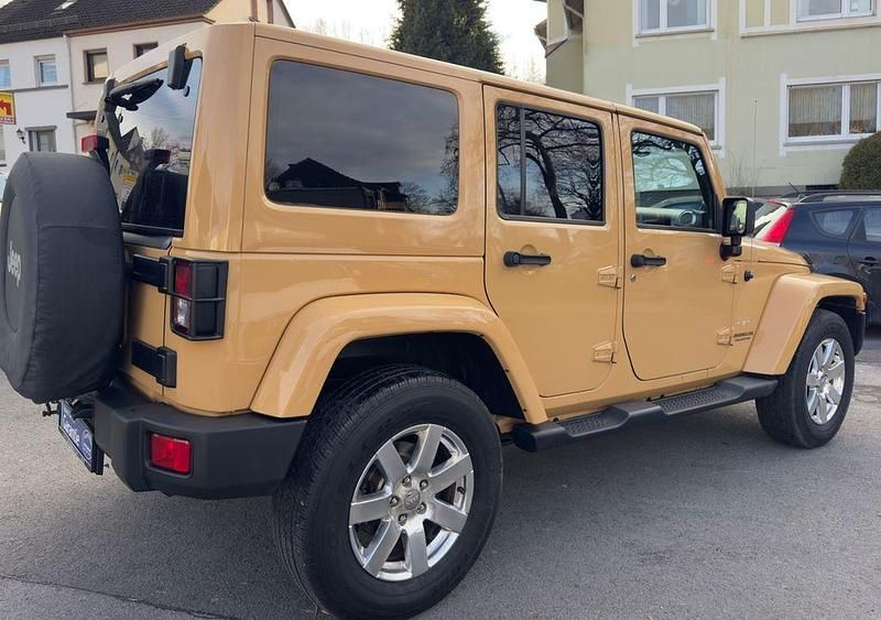 Gebraucht Jeep Wrangler Unlimited Sahara 200 PS (147 kW) 2014 Gelb SUV