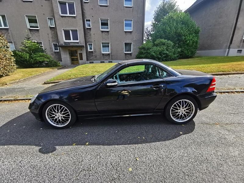 Schwarz Gebraucht 2001 Mercedes SLK200 Cabrio | 3.900 € (Fairer Preis) - Bild 1/4