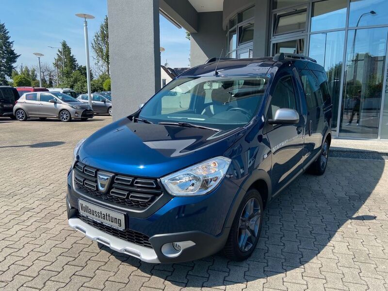 Blau cosmos Gebraucht 2019 Dacia Dokker Stepway Van / Kleinbus | 17.499 € (Etwas zu teuer) - Bild 1/4