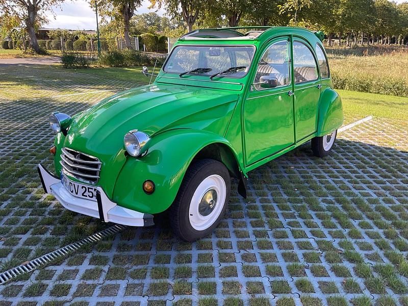 Grün Gebraucht 1986 Citroën 2CV Kleinwagen | 7.500 € - Bild 1/4