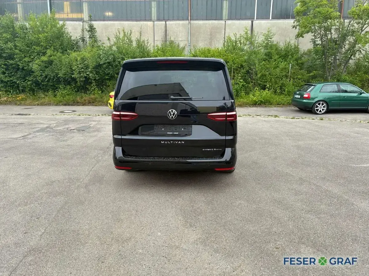 Neu VW Multivan 177 PS (130 kW) 2026 Deep black perleffekt Van / Kleinbus