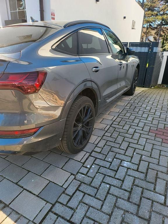Gebraucht Audi e-tron S-Line 300 kW (408 PS) 2021 Grau SUV