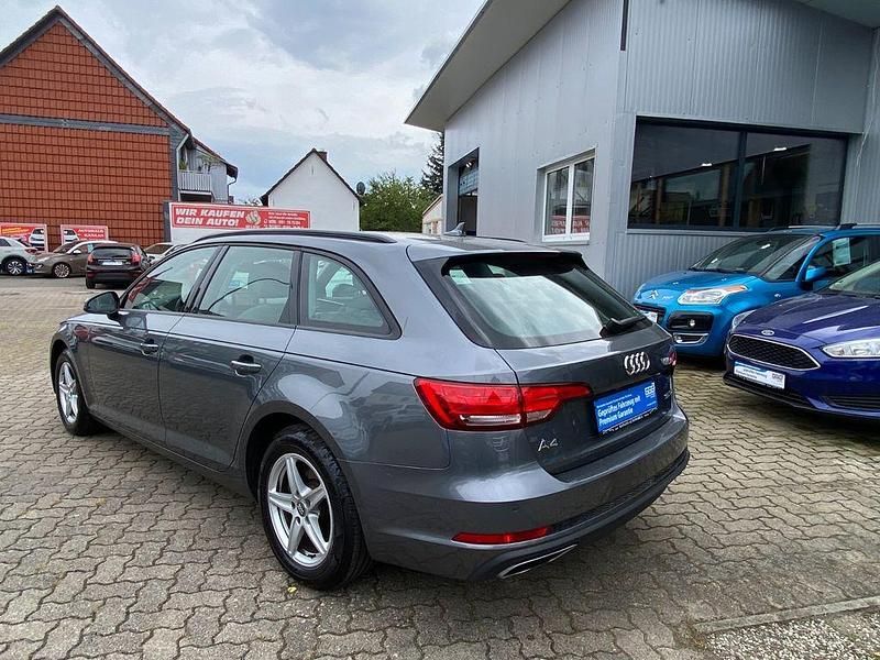 Gebraucht Audi A4 Sport 150 PS (110 kW) 2019 Grau Kombi