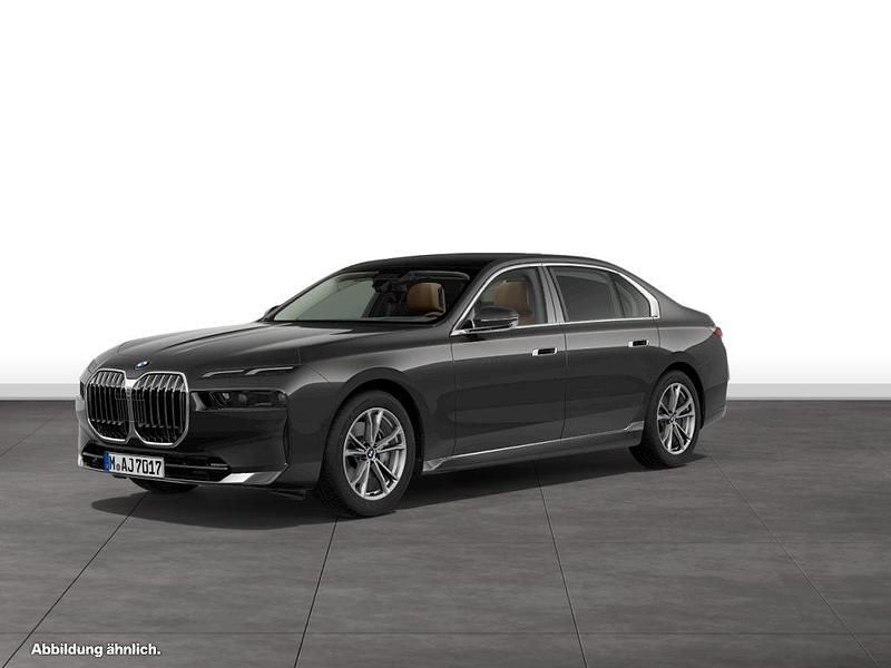 Grau Gebraucht 2024 BMW 740 Limousine | 86.872 € (Guter Preis) - Bild 1/4