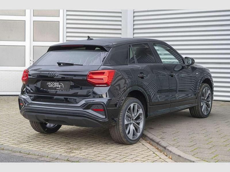 Gebraucht Audi Q2 S-Line 150 PS (110 kW) 2025 Schwarz SUV