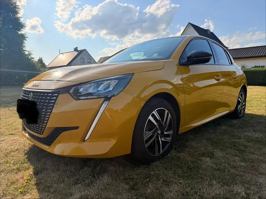 Gebraucht Peugeot 208 Allure 101 PS (74 kW) 2022 Gelb Kleinwagen