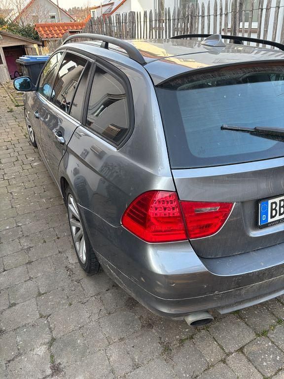 Gebraucht BMW 318 143 PS (105 kW) 2008 Grau Kombi