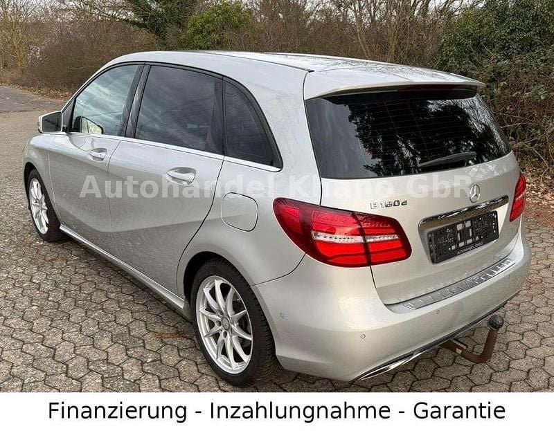 Gebraucht Mercedes B180 109 PS (80 kW) 2017 Silber Van / Kleinbus