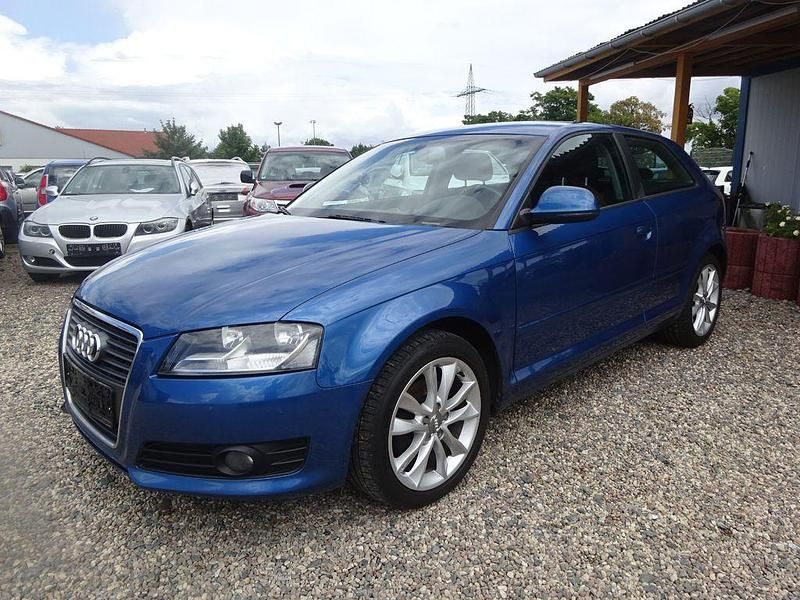 Blau Gebraucht 2009 Audi A3 Attraction Limousine | 2.700 € (Guter Preis) - Bild 1/4
