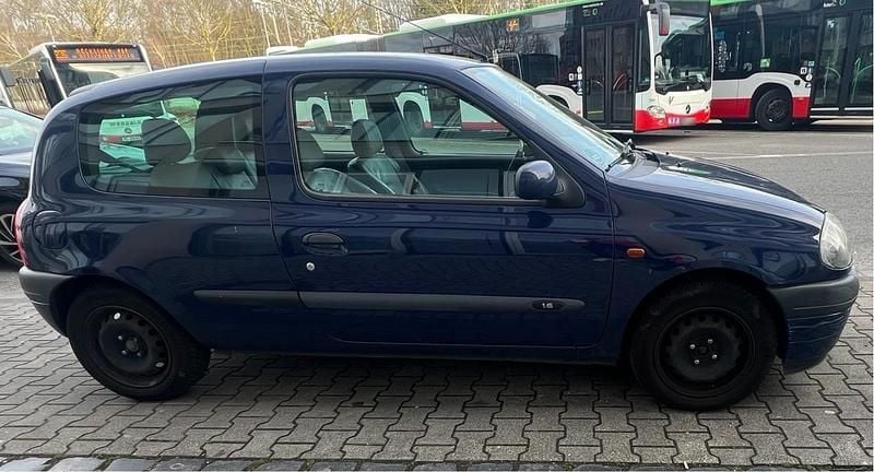 Gebraucht Renault Clio II 90 PS (66 kW) 1999 Blau Kleinwagen