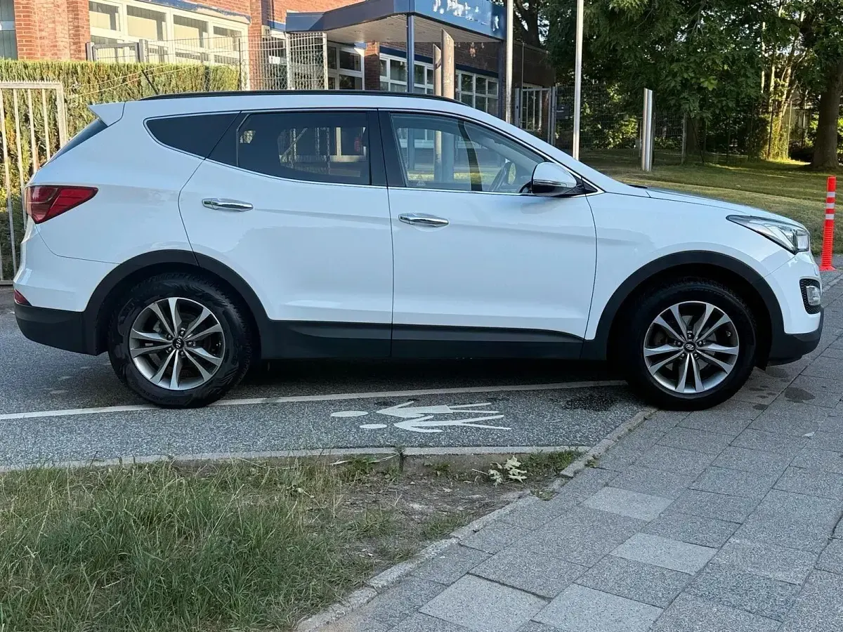 Gebraucht Hyundai Santa Fe Style 197 PS (144 kW) 2015 Weiß SUV