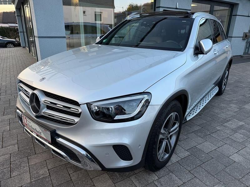 Gebraucht Mercedes GLC300 245 PS (180 kW) 2020 Silber SUV