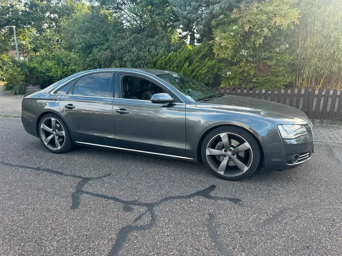 Gebraucht Audi A8 245 PS (180 kW) 2012 Grau Limousine