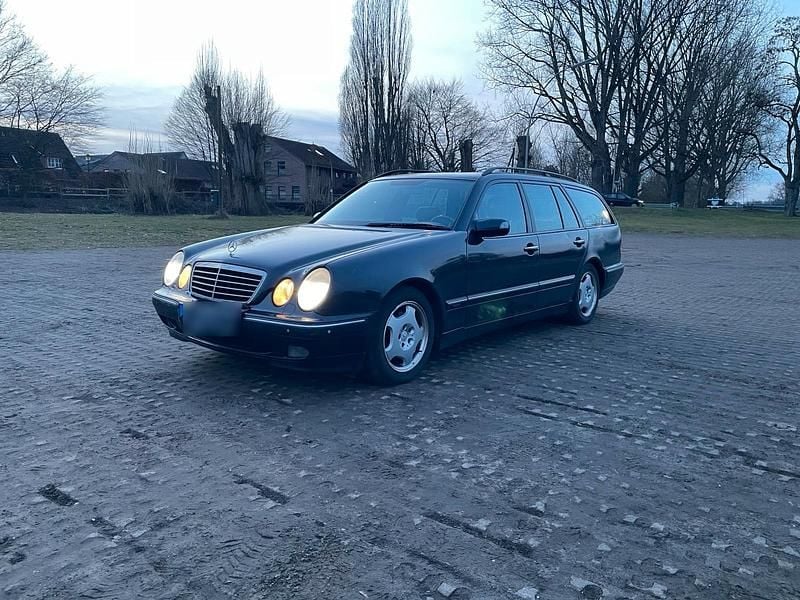 Gebraucht Mercedes E280 200 PS (147 kW) 2000 Blau Kombi