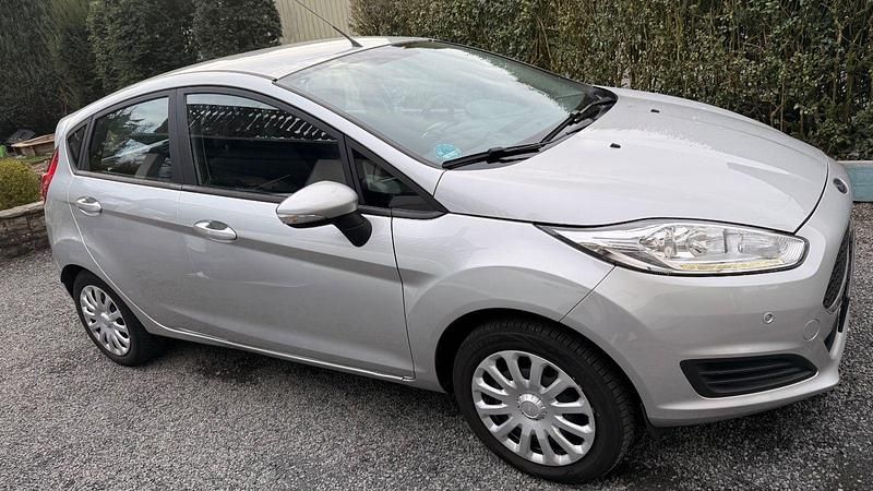Gebraucht Ford Fiesta Titanium 80 PS (58 kW) 2017 Grau Kleinwagen