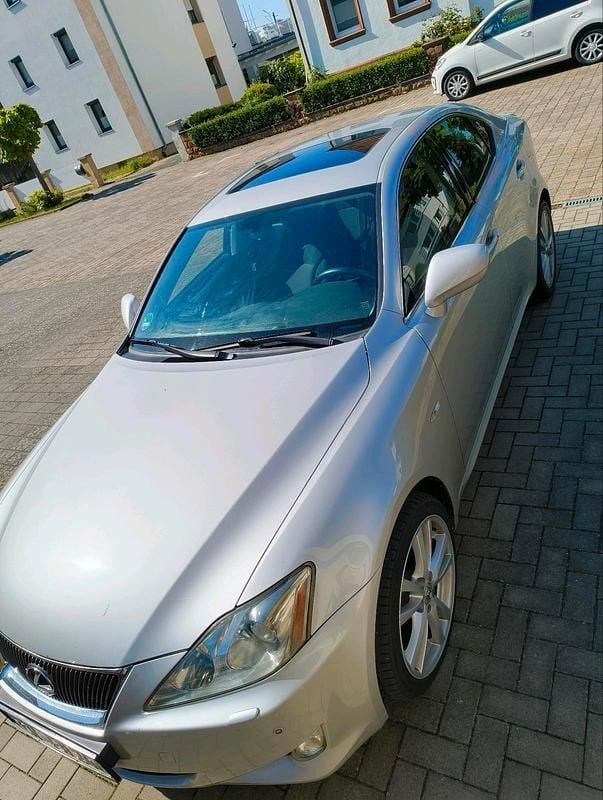 Gebraucht Lexus IS220d 177 PS (130 kW) 2007 Silber Limousine