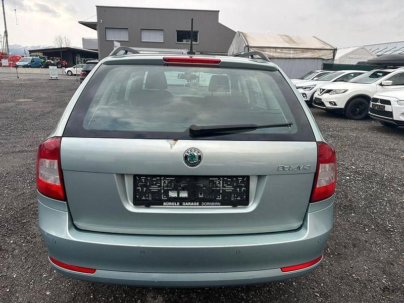 Gebraucht Skoda Octavia Elegance 140 PS (102 kW) 2011 Kombi
