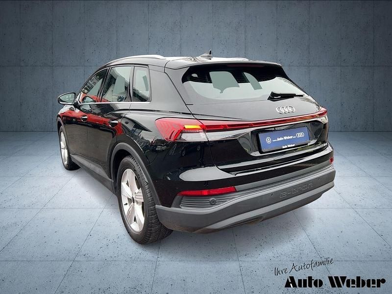 Gebraucht Audi Q4 e-tron Basis 125 kW (170 PS) 2023 Schwarz SUV