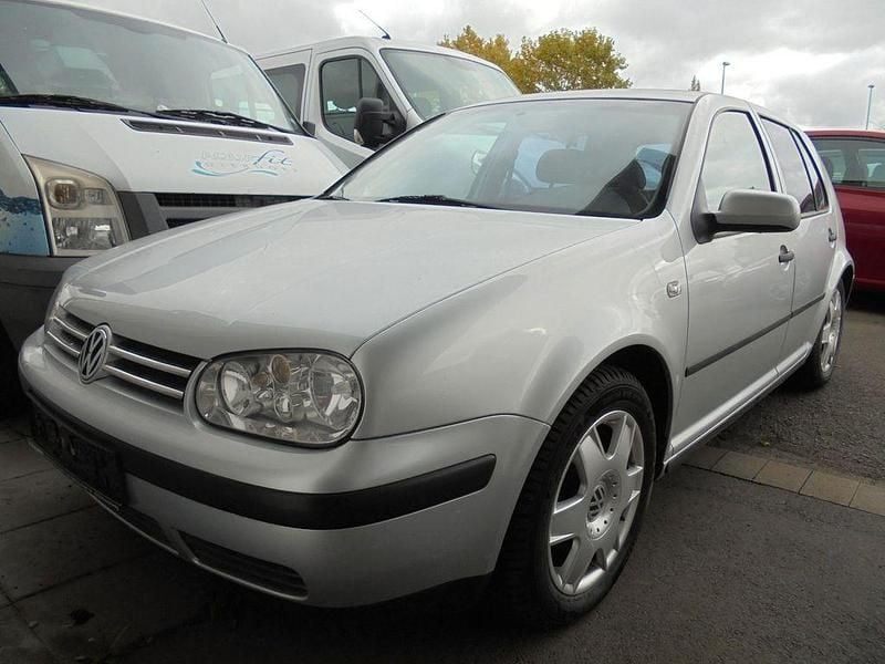 Silber Gebraucht 2000 VW Golf IV Comfortline Limousine | 4.799 € (Teuer) - Bild 1/4