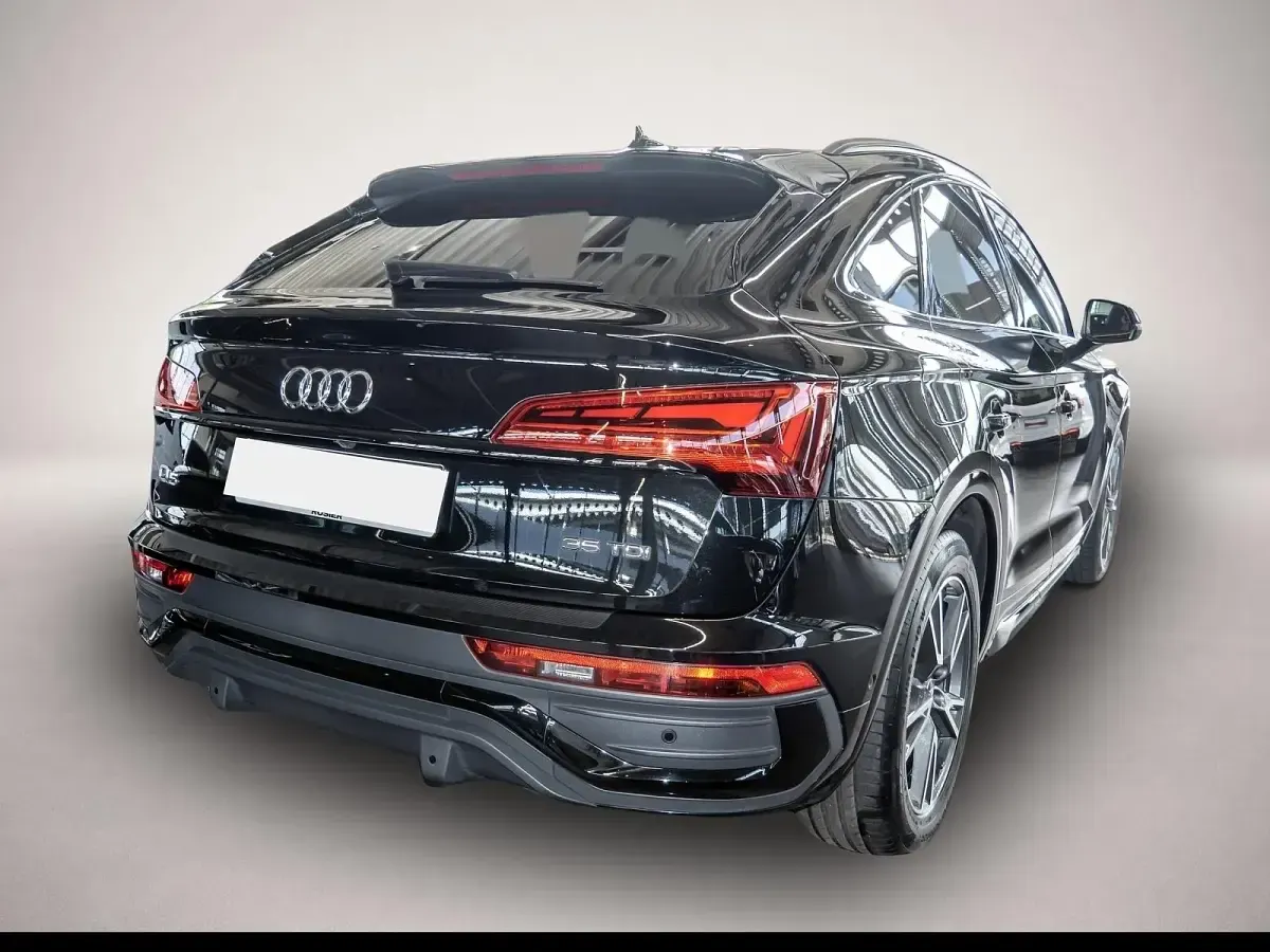 Gebraucht Audi Q5 Business 163 PS (119 kW) 2022 Manufacturer SUV