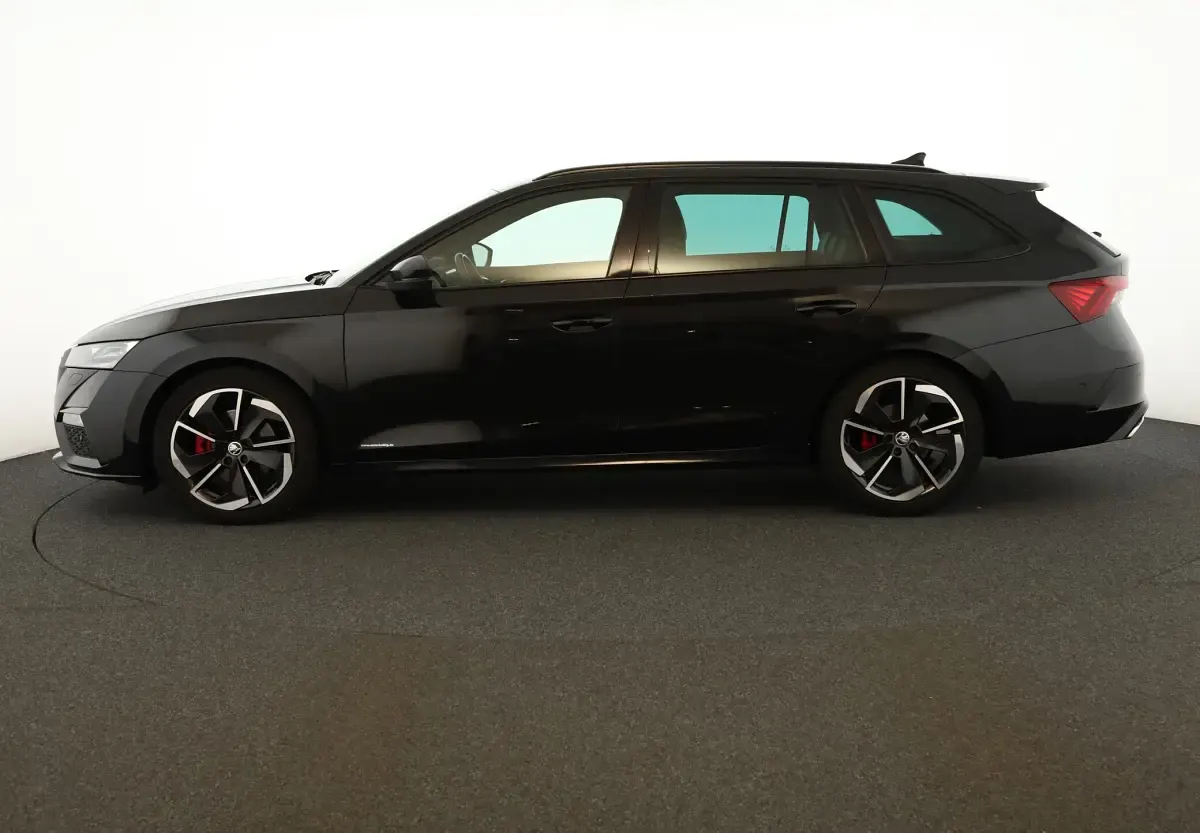 Gebraucht Skoda Octavia RS 200 PS (147 kW) 2023 Black magic perleffekt Kombi