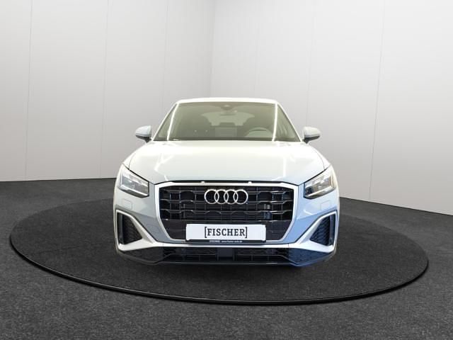 Neu Audi Q2 S-Line 150 PS (110 kW) 2025 Grau SUV