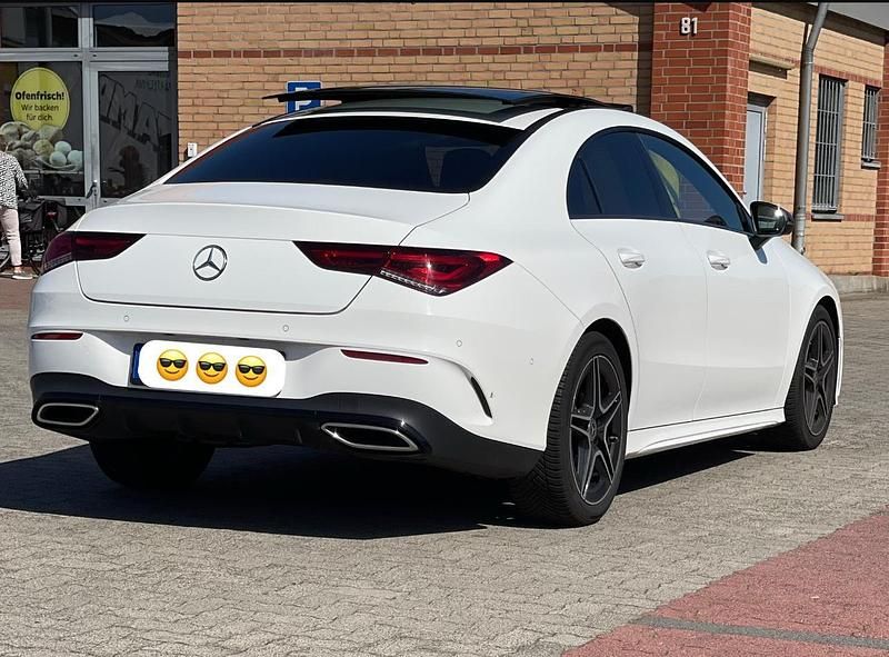 Weiß Gebraucht 2023 Mercedes CLA200 Coupé | 34.950 € - Bild 1/1